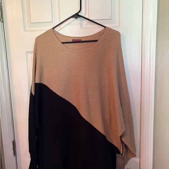 Tan and‎ Black Colorblock Sweater - Picture 1 of 4